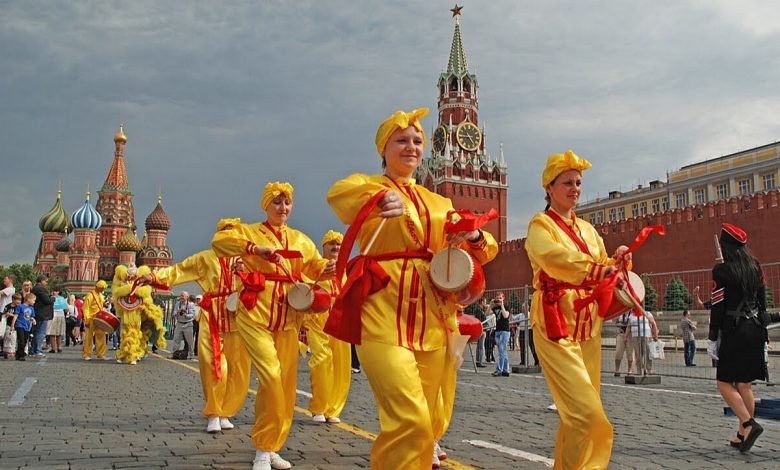 Фалун Гонг преследване в Русия